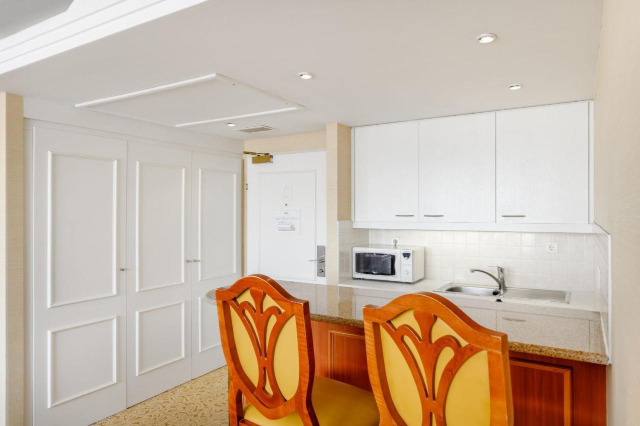 One-Bedroom Apartment with One King or One Queen and Sofa Bed,1634403549:JPEG